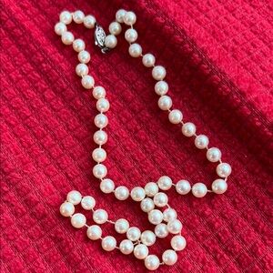VTG Cultured Pearls Necklace 17 3/4” 14KT White Gold Clasp/925 Silver Pendant
